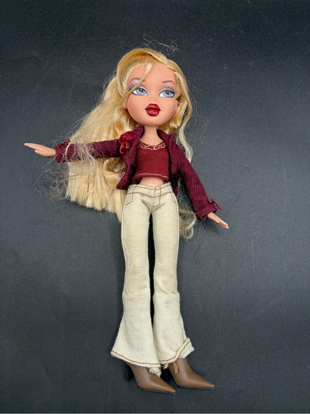 2004 Bratz Winter Ball Beauty Holiday Cloe Exclusive Collectors Edition MGA Hair